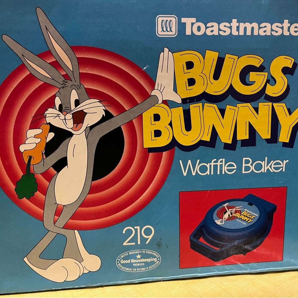 Vintage Toastmaster Bugs Bunny Waffle Baker